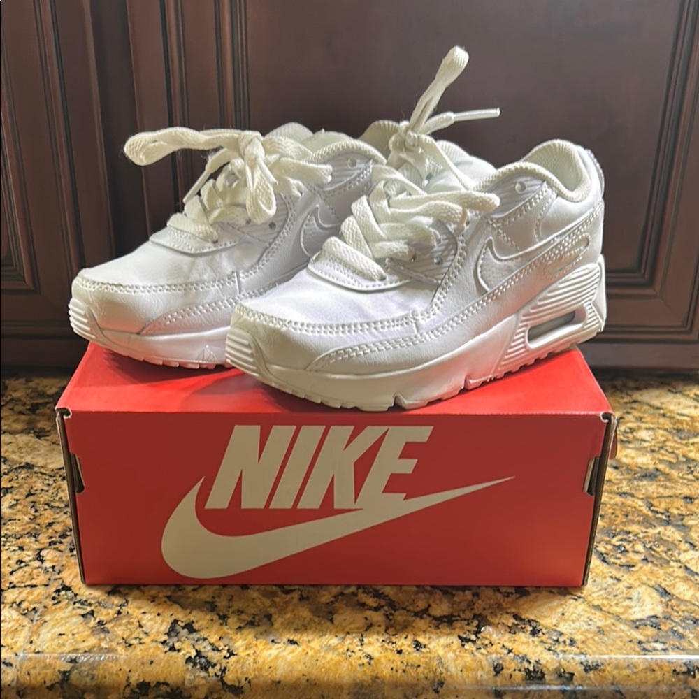 EUC Nike Air Max Boys 13C